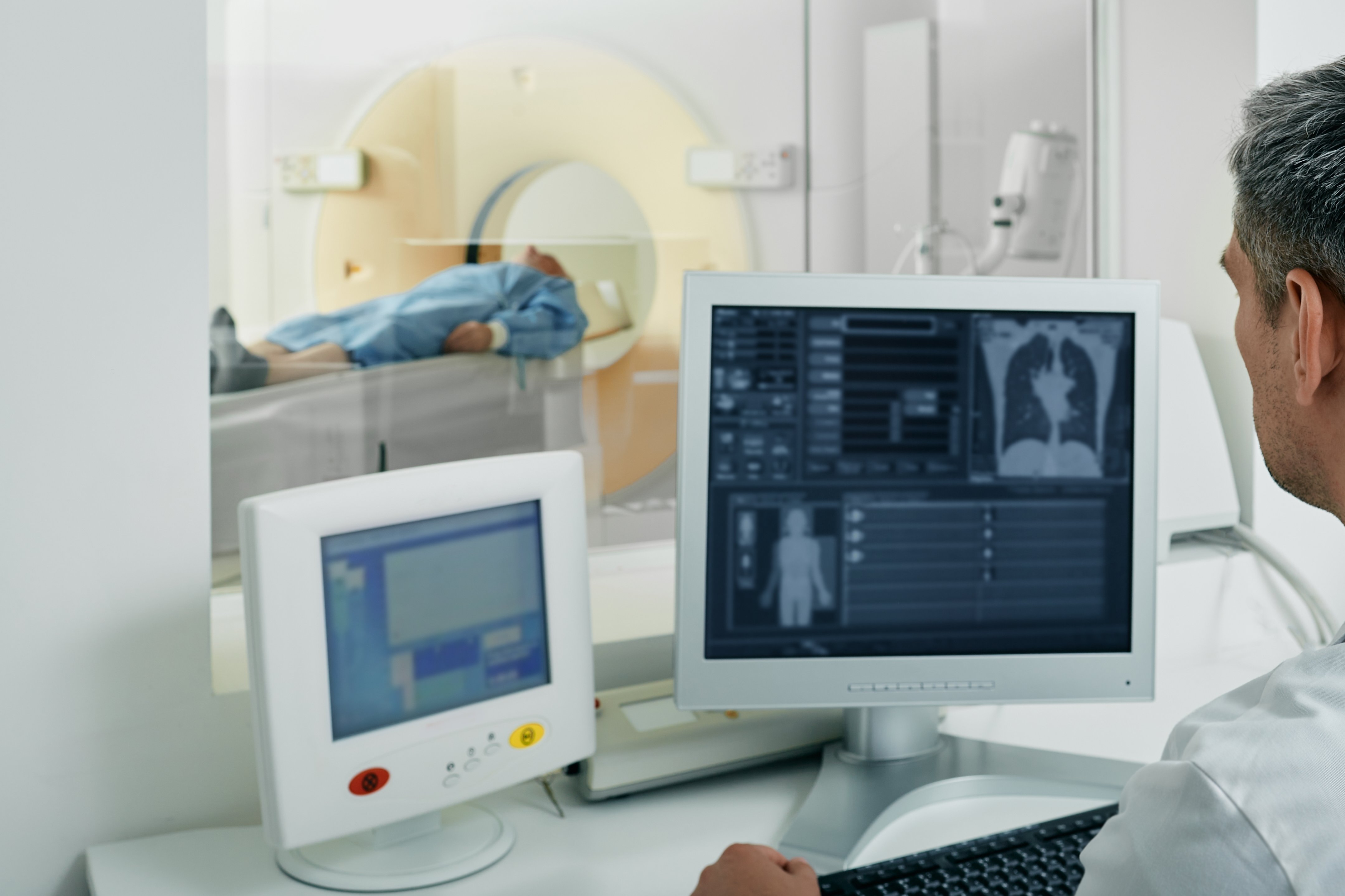 Copyright (c) 2022 Peakstock/Shutterstock