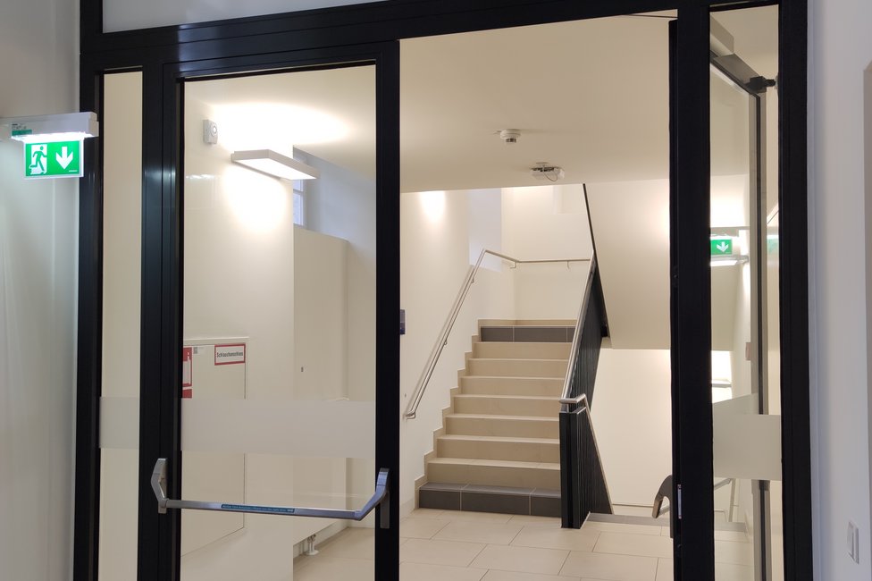 Türe zum Stiegenhaus zum Zwischengeschoss